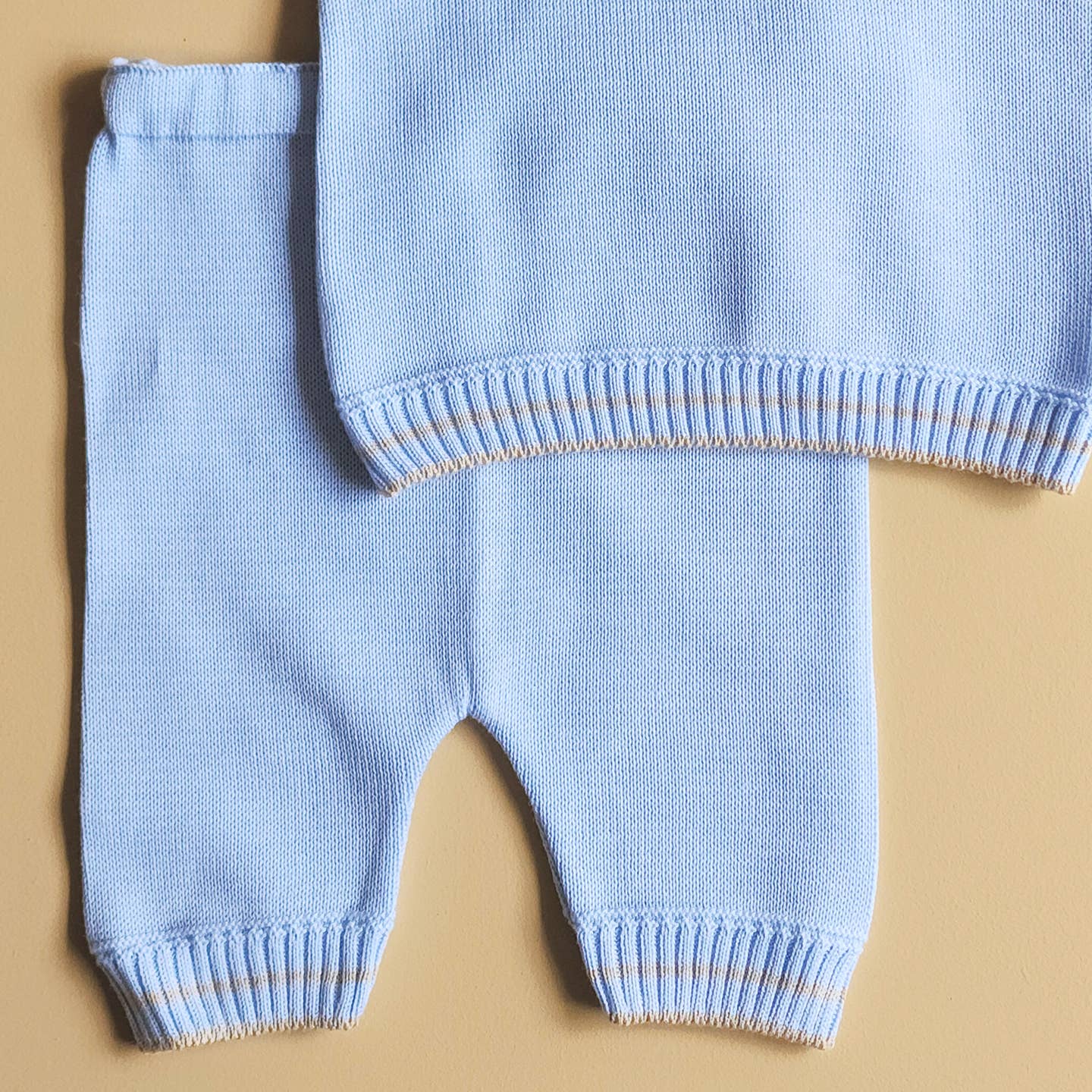 Ray Pullover & Pants: NB
