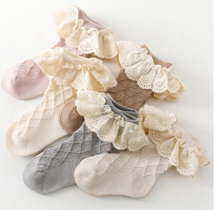 Baby Socks with ruffles: Brown